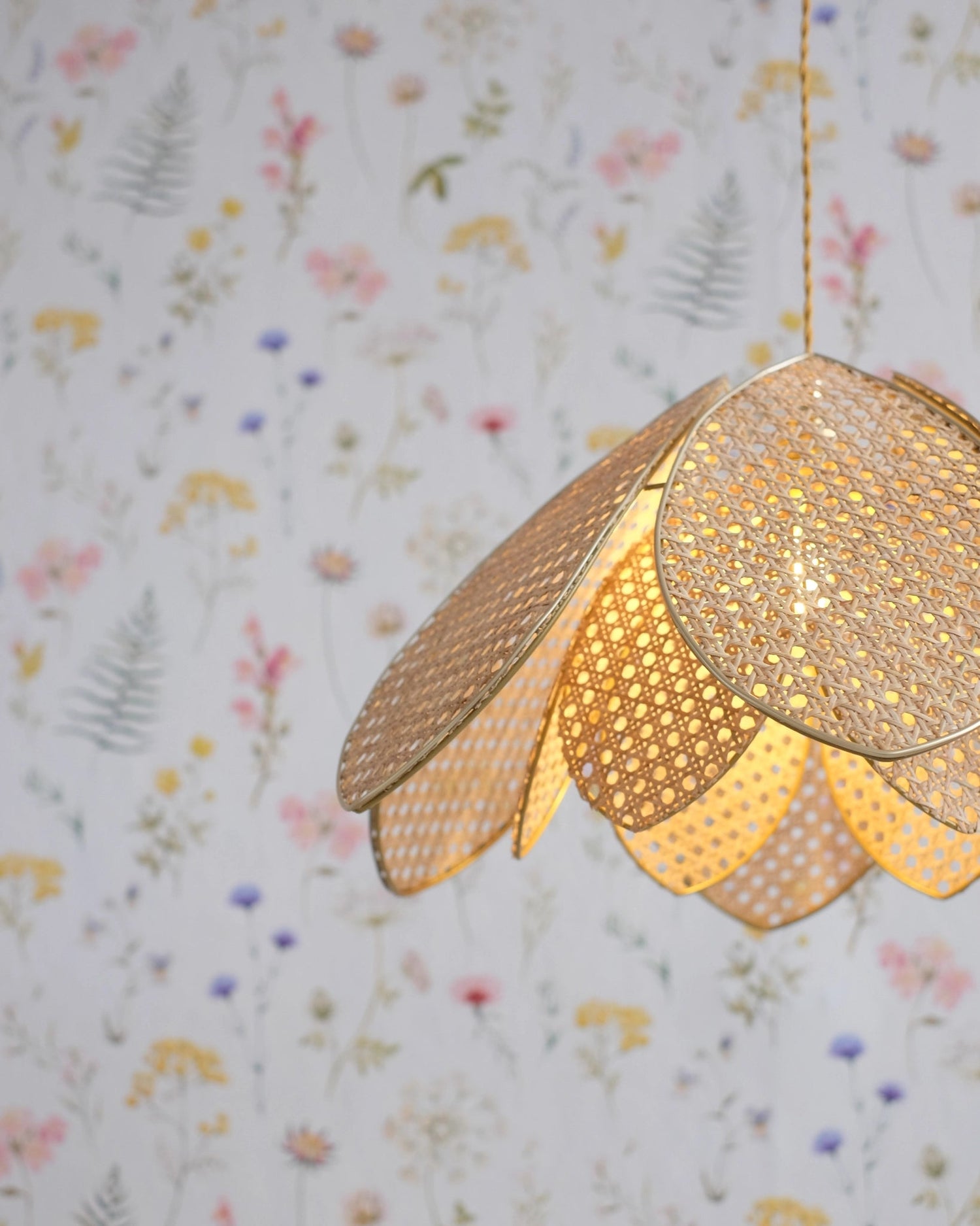 Suspension Fleur double en cannage - Silly &amp; Billy