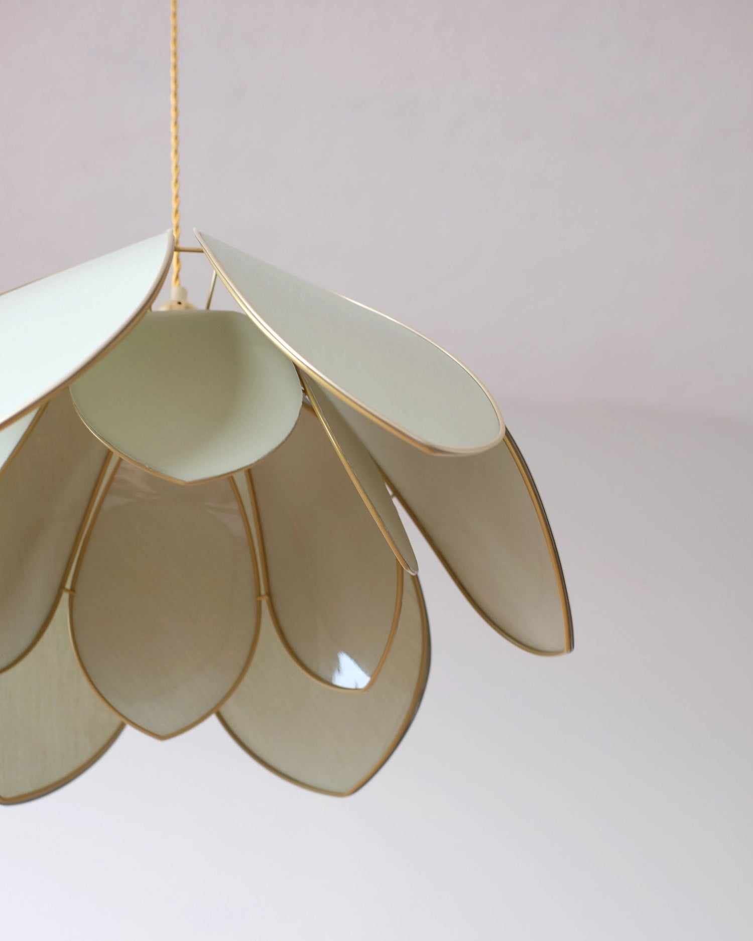 Suspension Fleur double - Eucalyptus et doré - Silly &amp; Billy