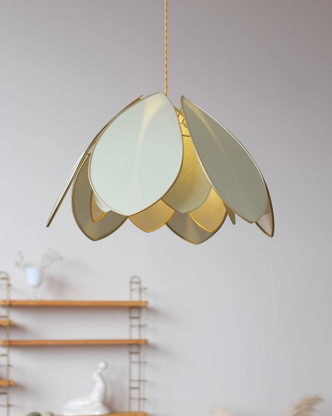 Suspension Fleur double - Eucalyptus et doré - Silly &amp; Billy