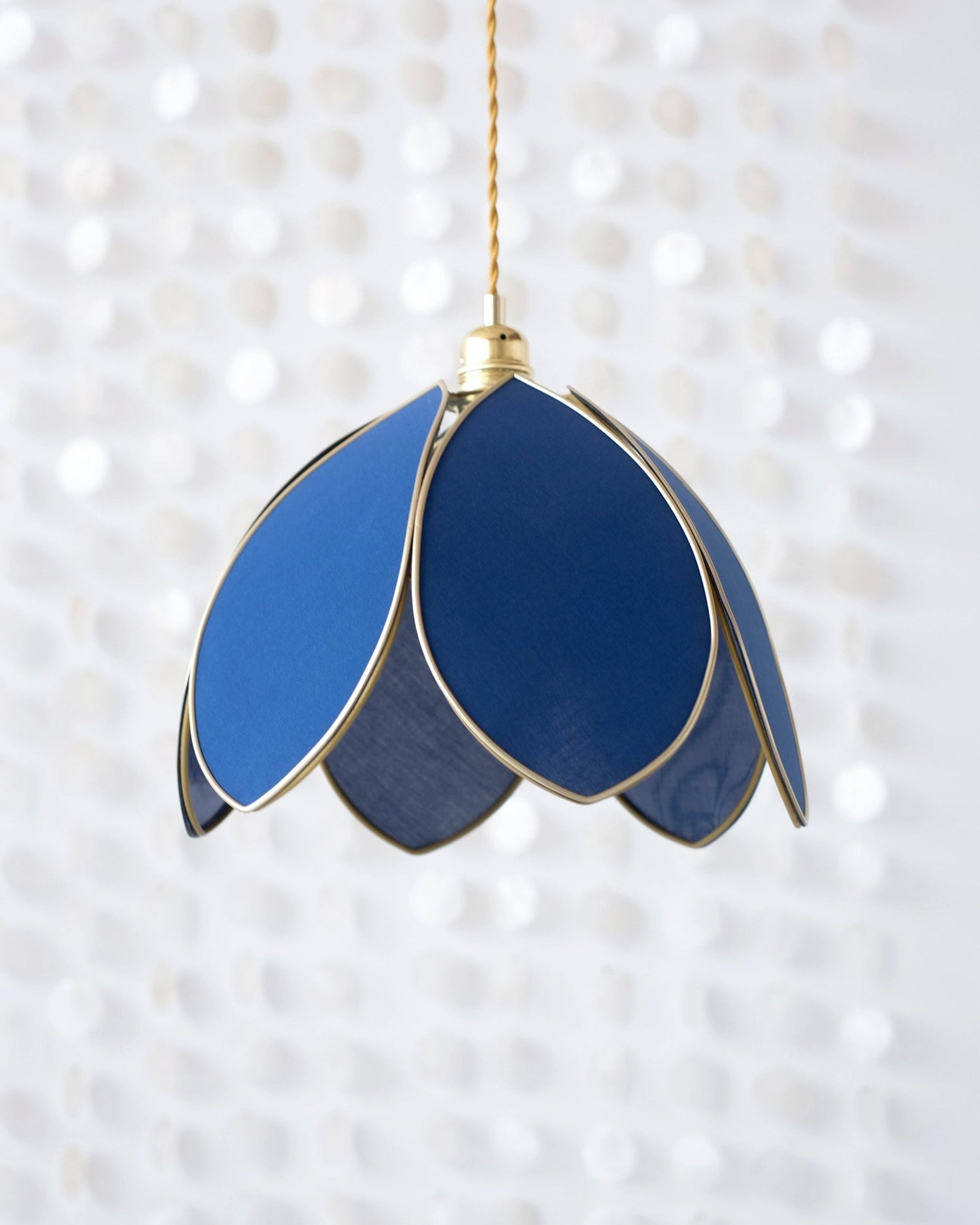 Suspension Fleur simple - Bleu marine et doré - Silly &amp; Billy