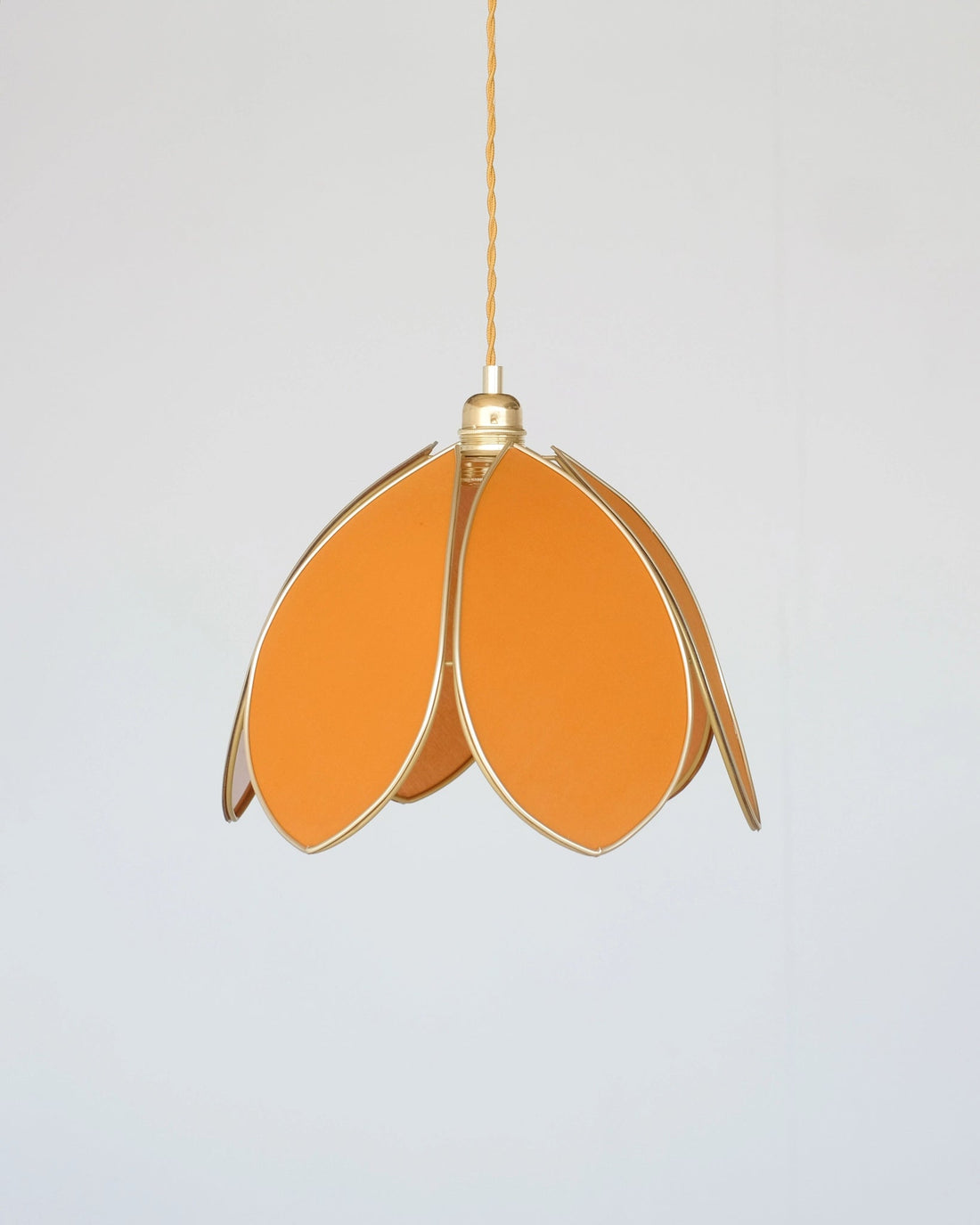 Suspension Fleur simple - Caramel et doré - Silly &amp; Billy