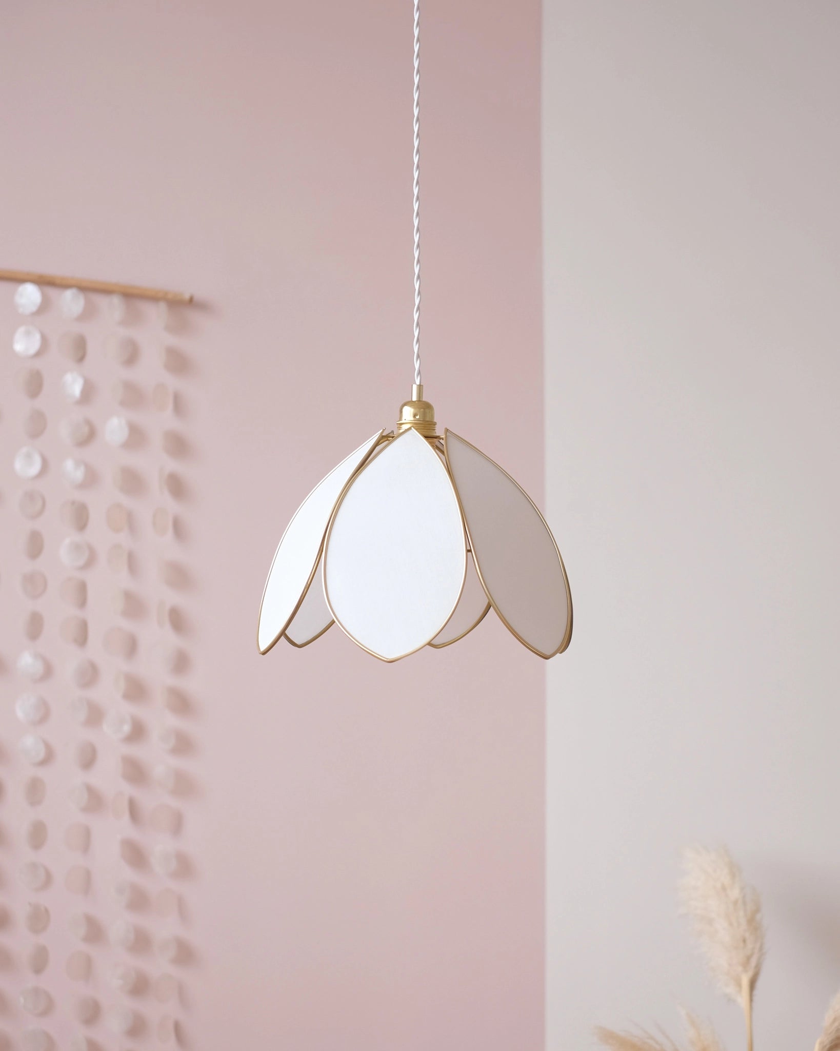 Suspension Fleur simple - Écru et doré - Silly &amp; Billy