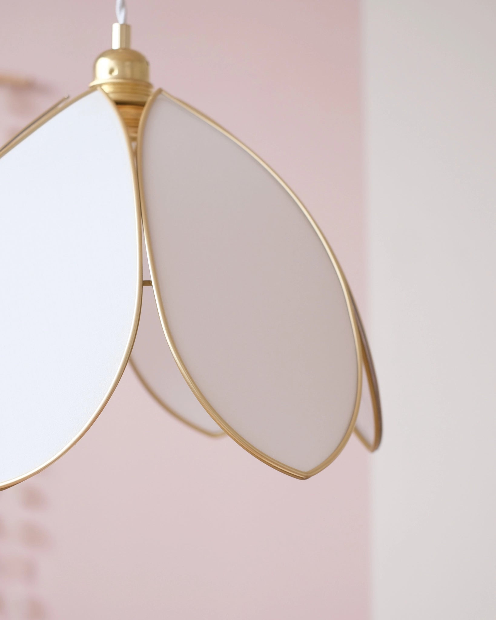 Suspension Fleur simple - Écru et doré - Silly &amp; Billy