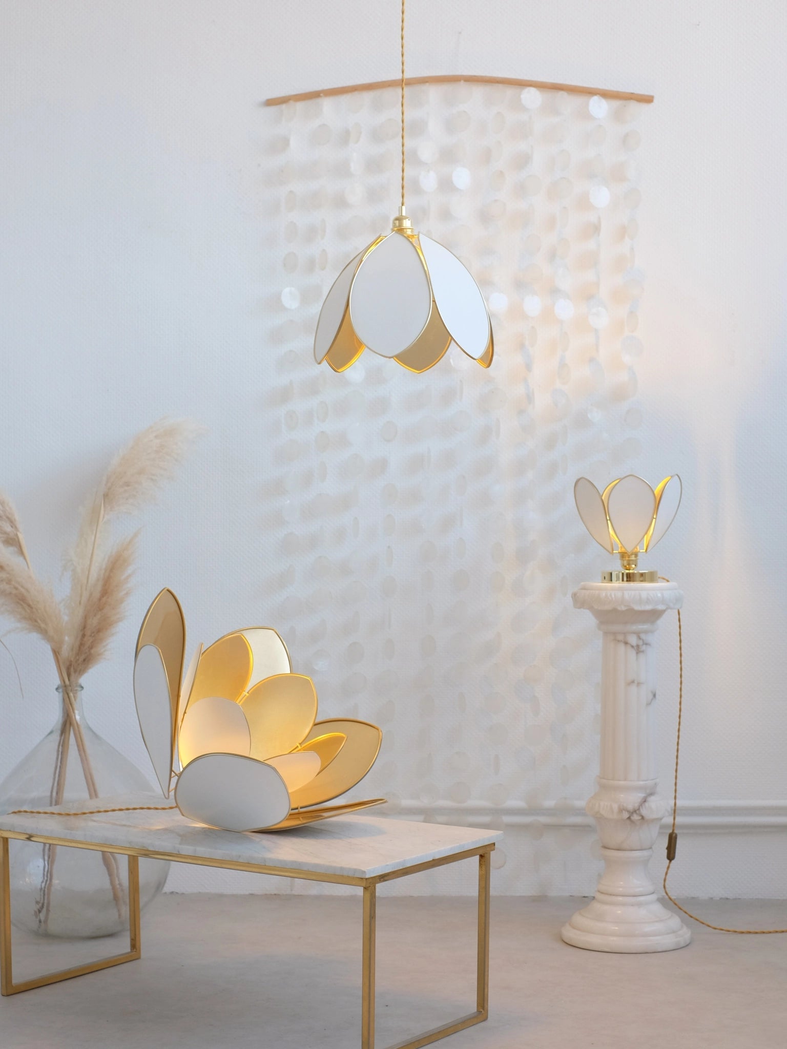 Suspension Fleur simple - Écru et intérieur doré - Silly &amp; Billy