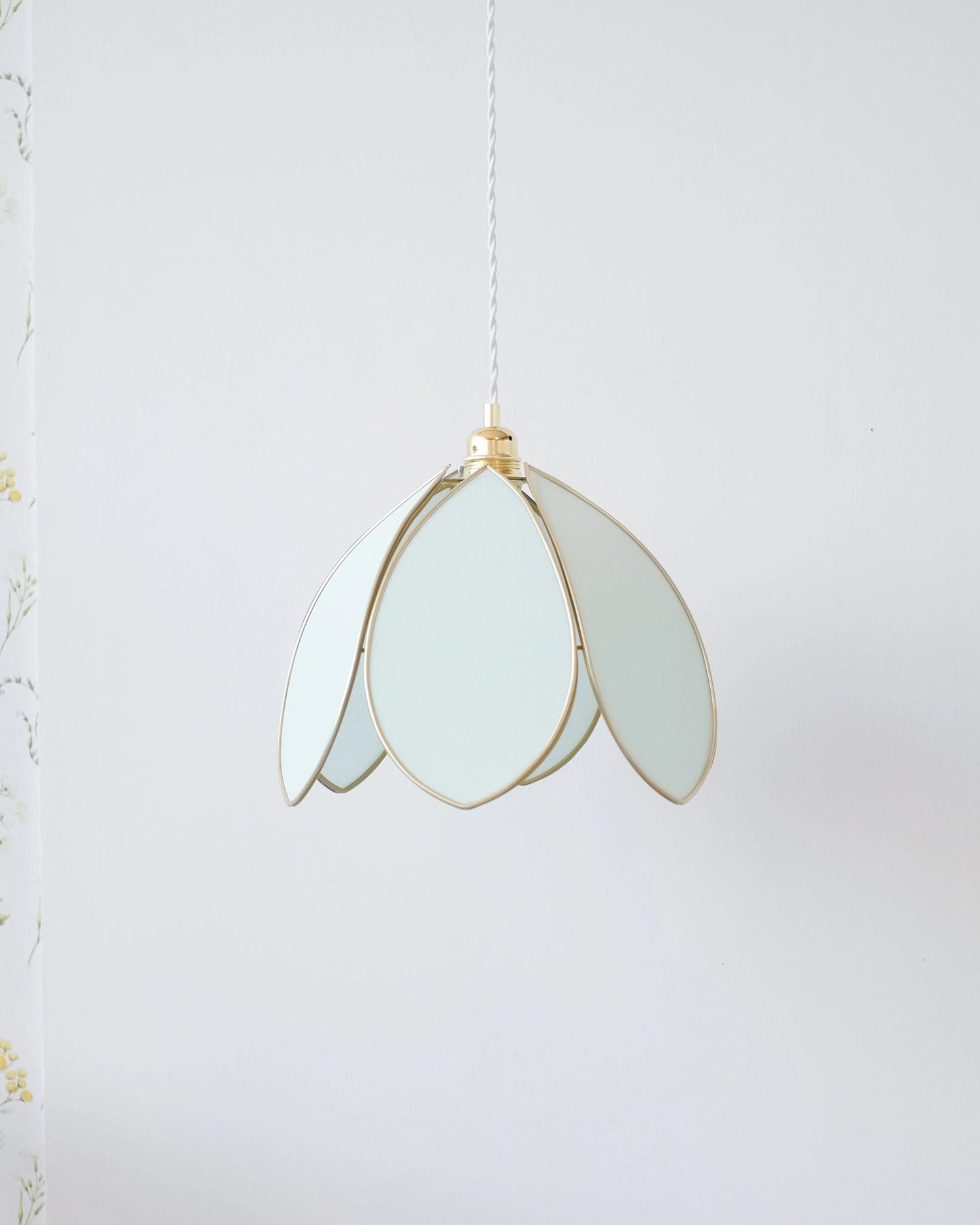 Suspension Fleur simple - Glacier et doré - Silly &amp; Billy