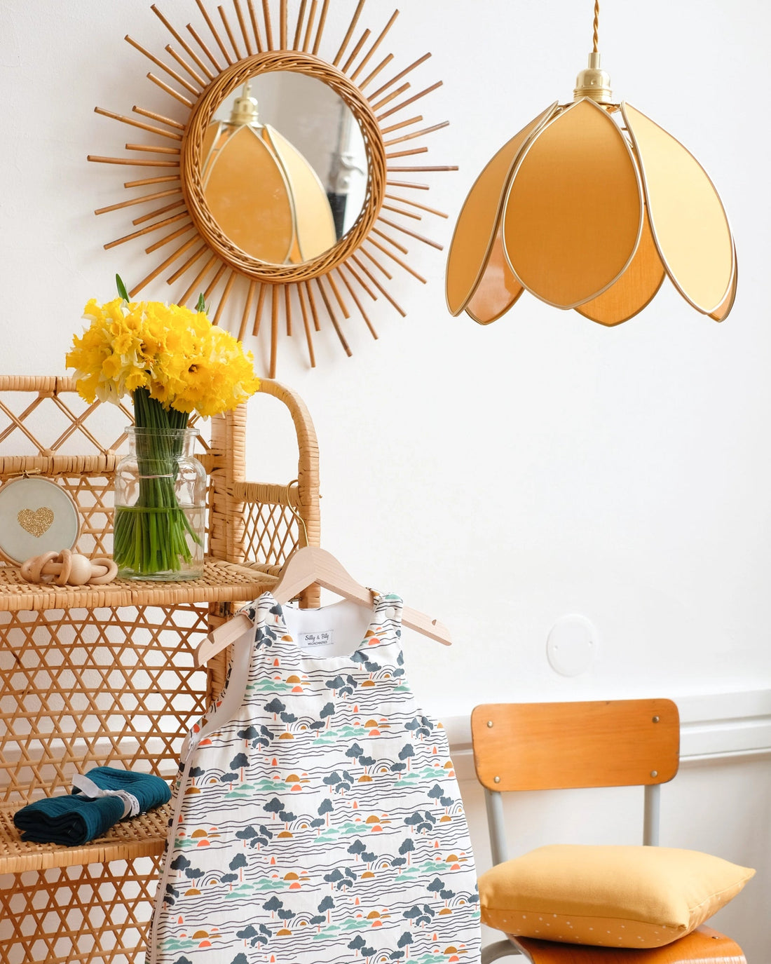 Suspension Fleur simple - Honey et doré - Silly &amp; Billy