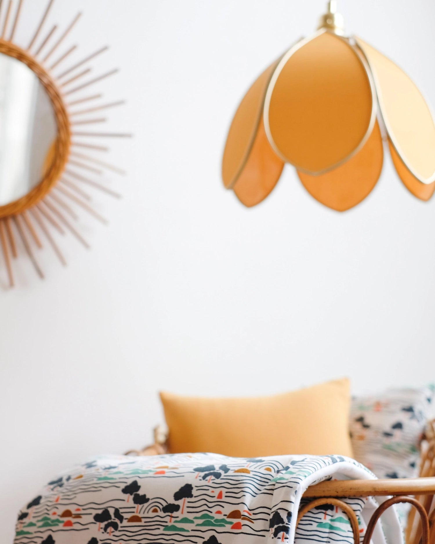 Suspension Fleur simple - Honey et doré - Silly &amp; Billy