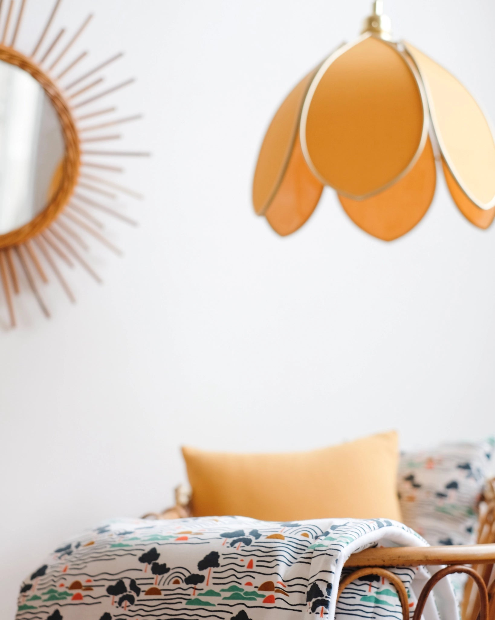 Suspension Fleur simple - Honey et doré - Silly &amp; Billy