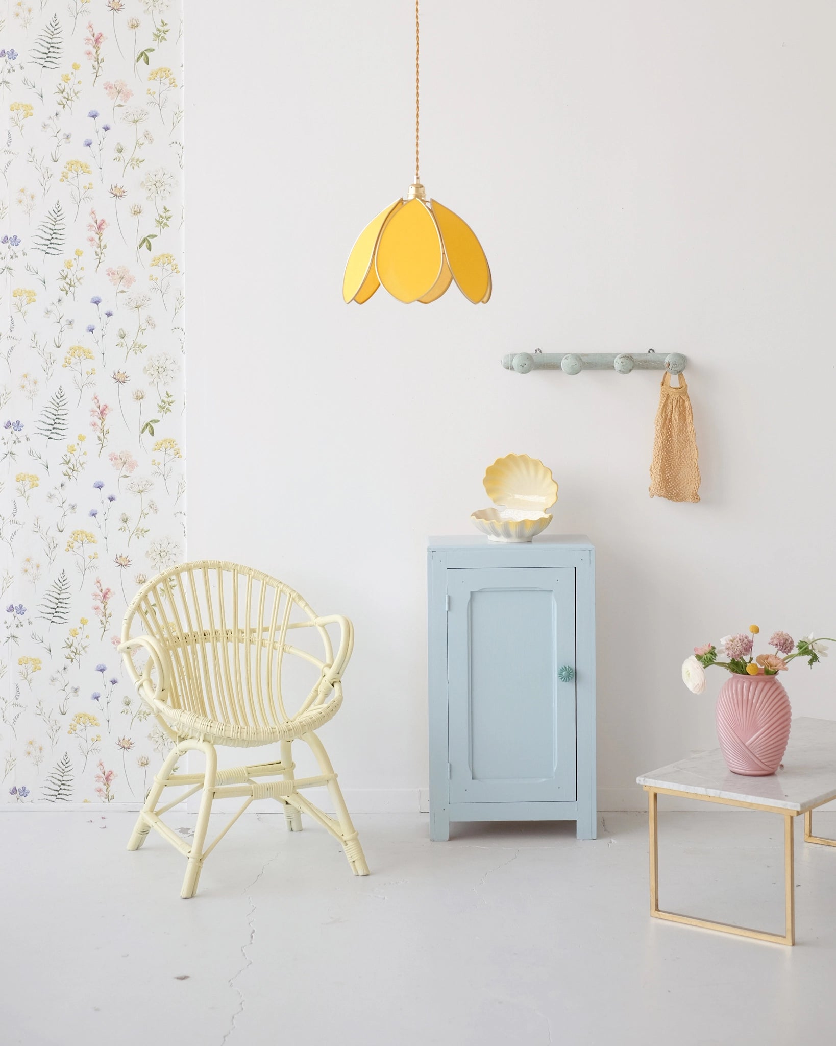 Suspension Fleur simple - Mimosa et doré - Silly &amp; Billy