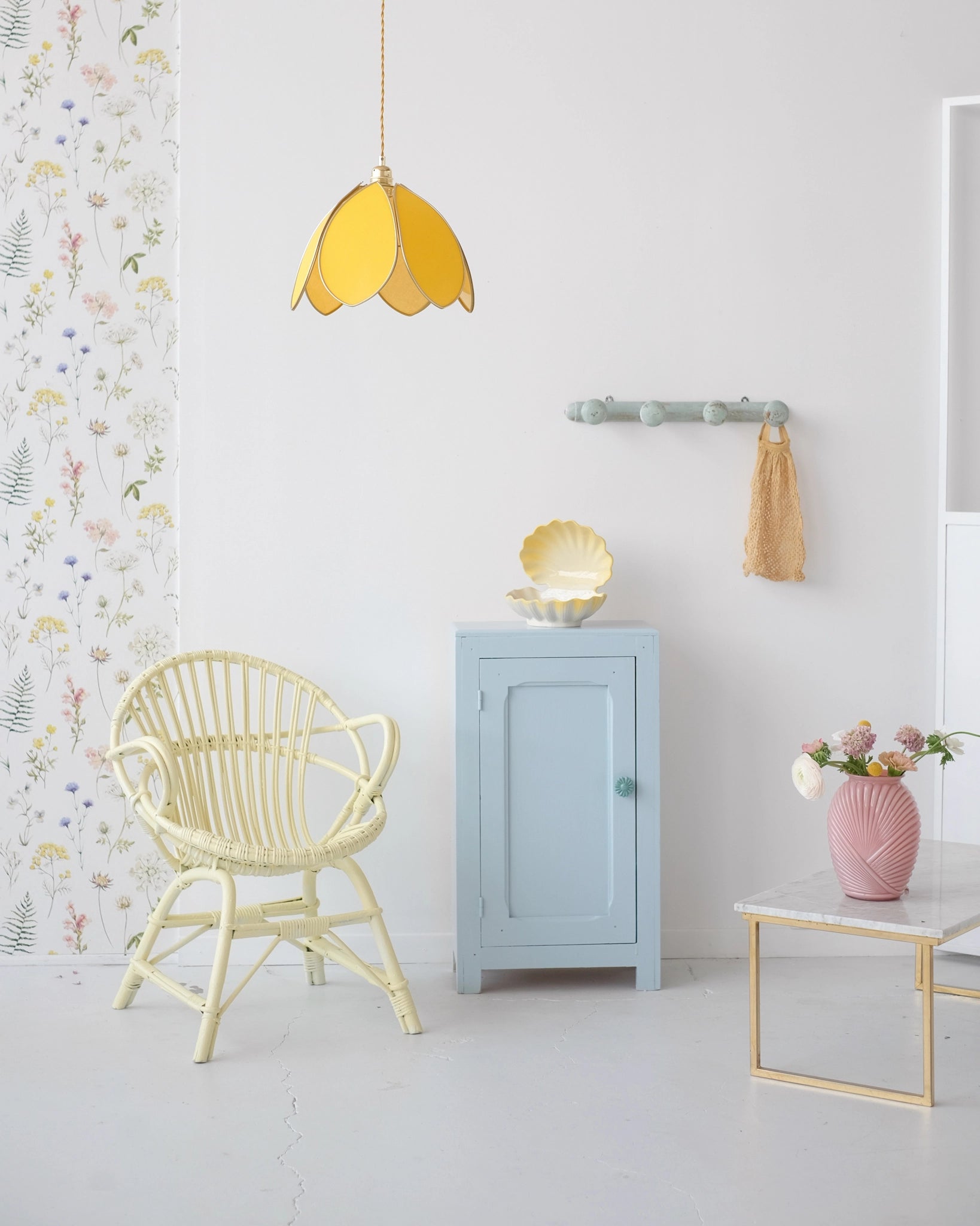 Suspension Fleur simple - Mimosa et doré - Silly &amp; Billy