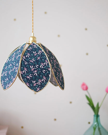 Suspension Fleur simple - Night Light et doré - Silly &amp; Billy