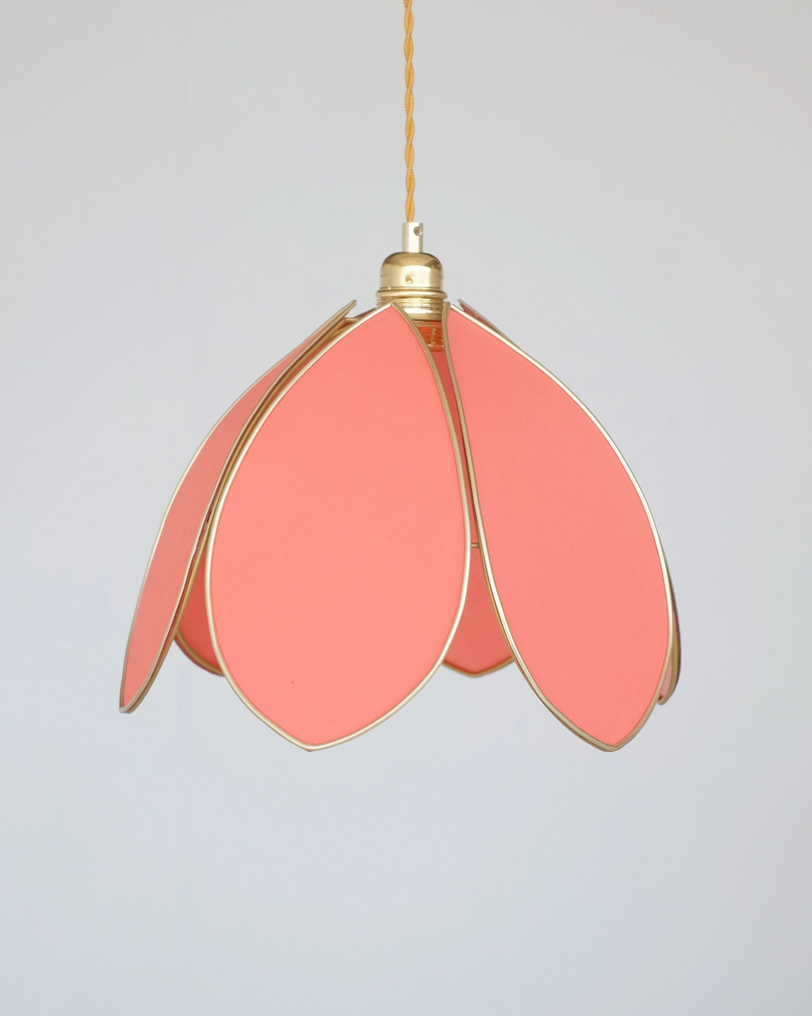 Suspension Fleur simple - Pamplemousse et doré - Silly &amp; Billy