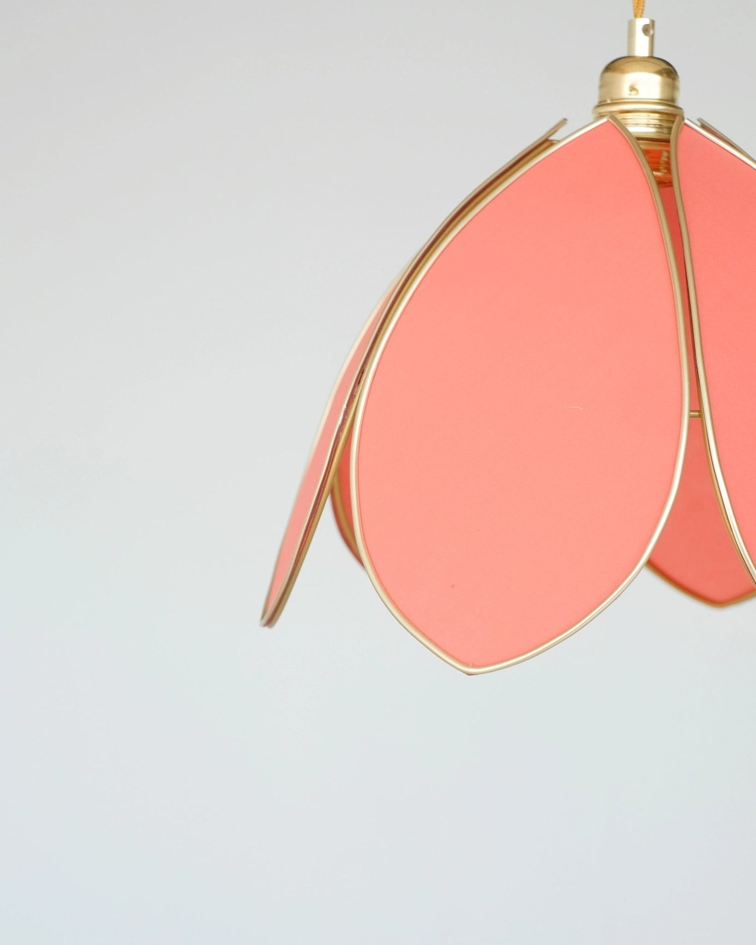 Suspension Fleur simple - Pamplemousse et doré - Silly &amp; Billy