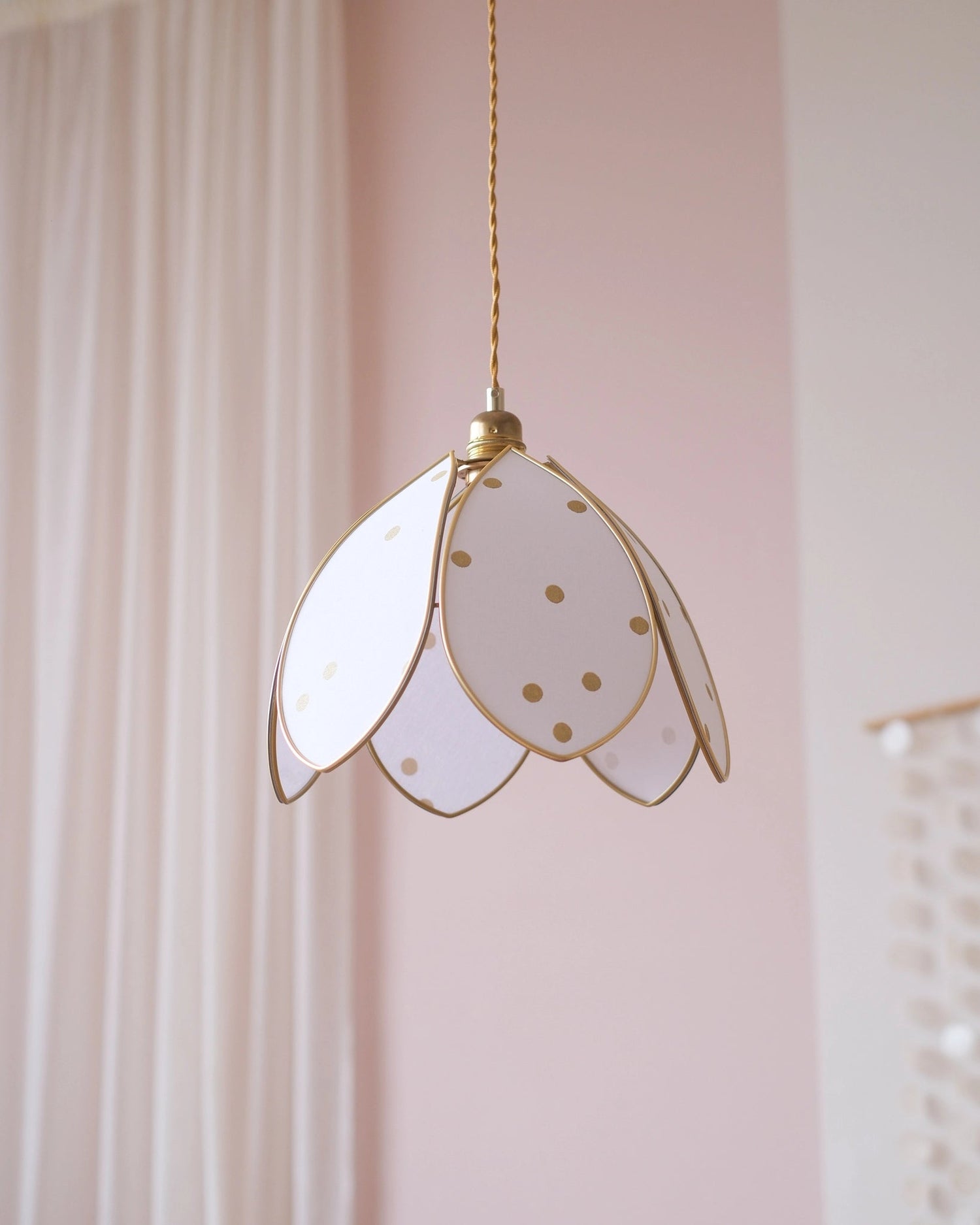 Suspension Fleur simple - Pois dorés - Silly &amp; Billy